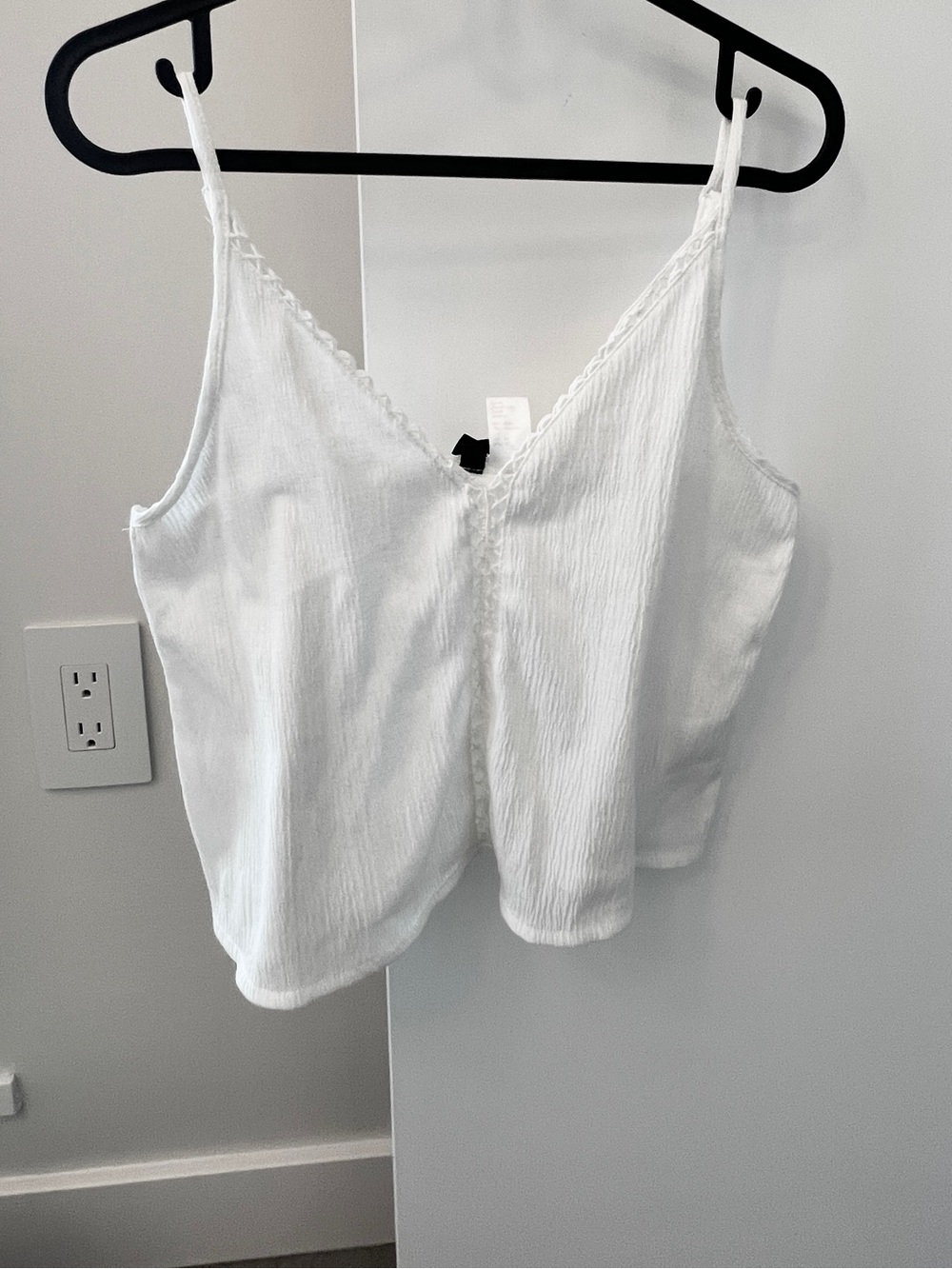 BNWOT Divided White V-Neck Textured Camisole